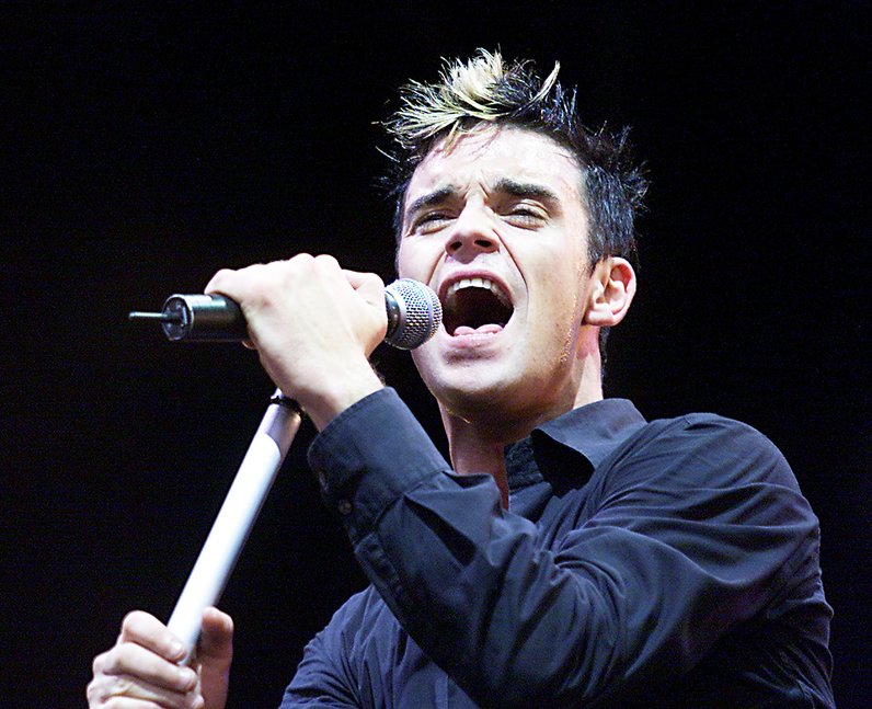 Robbie Williams - Live At Knebworth Robbie Williams - Live At Knebworth